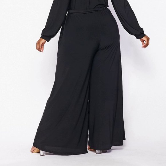 Gorgeous Jumpsuit  Plus size In Black - Picture 5 of 6